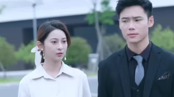 逆天龙皇退婚后六大国民女神悔疯了
